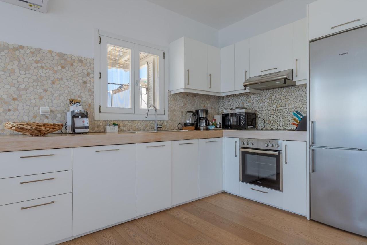 Uno Luxury Apartment With Sea View Livadia  Екстериор снимка