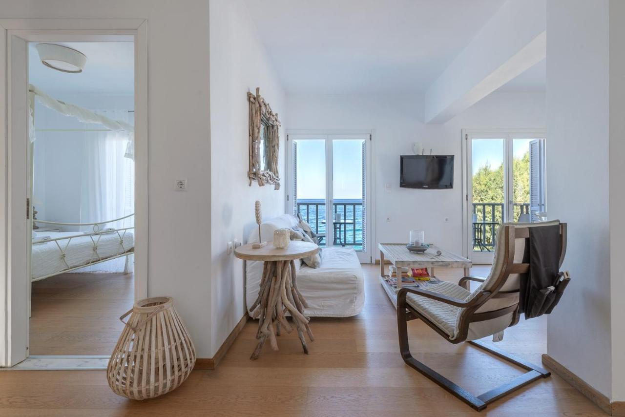 Uno Luxury Apartment With Sea View Livadia  Екстериор снимка