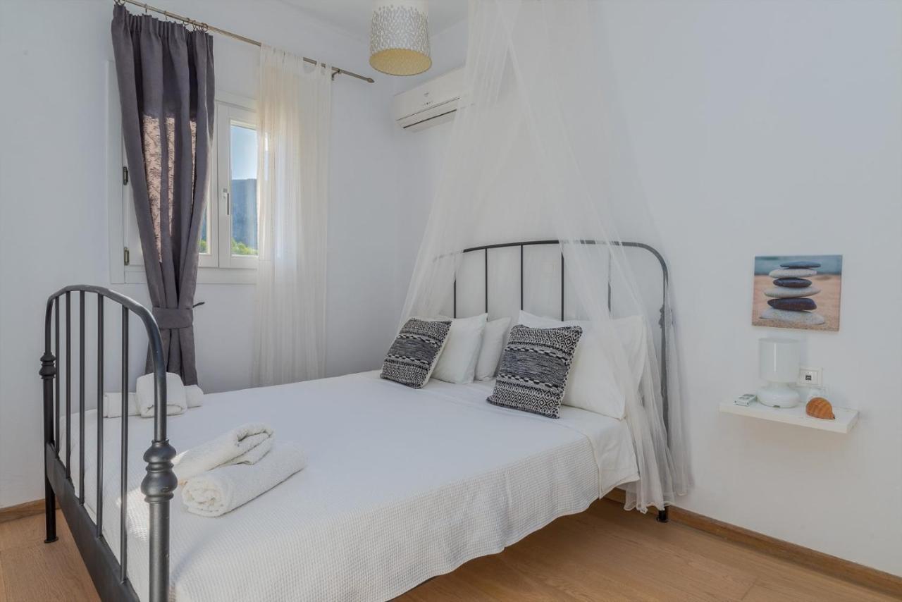 Uno Luxury Apartment With Sea View Livadia  Екстериор снимка