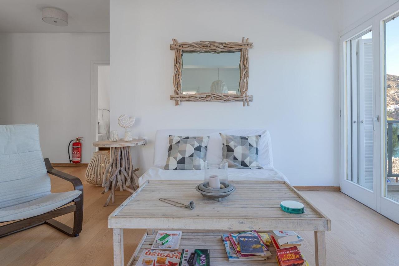 Uno Luxury Apartment With Sea View Livadia  Екстериор снимка